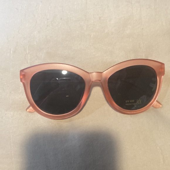 UV 400 protection - Picture 7 of 13